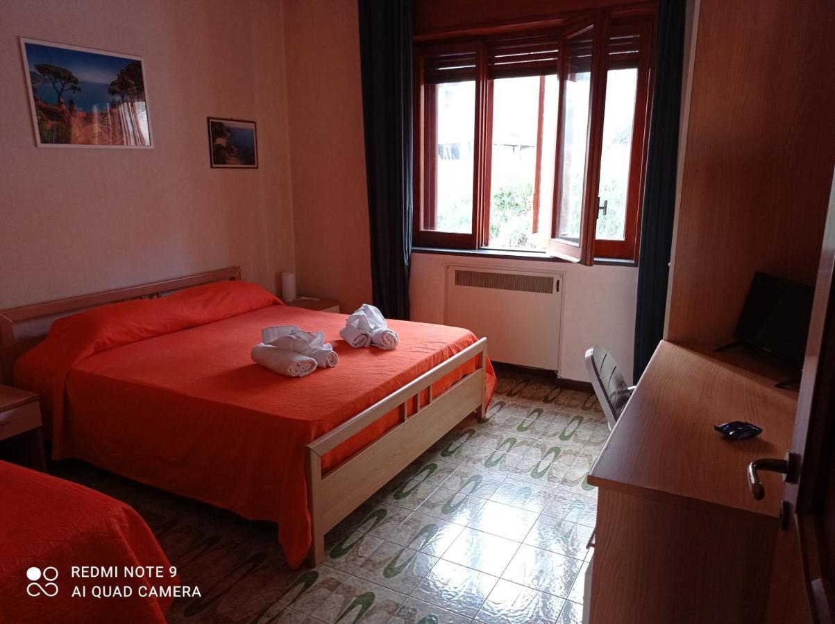 Bed and Breakfast Le Ginestre Salerno Zewnętrze zdjęcie